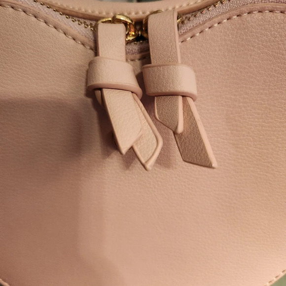MMS Design Studio Pink Heart-Shaped Bag - Picture 7 of 8